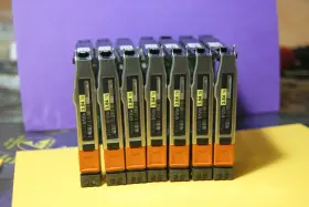 100-564-417 Dell Lot Of 7 Emc Protech Caddy Trays 2.5 Inch Hdd Ssd For Vnx